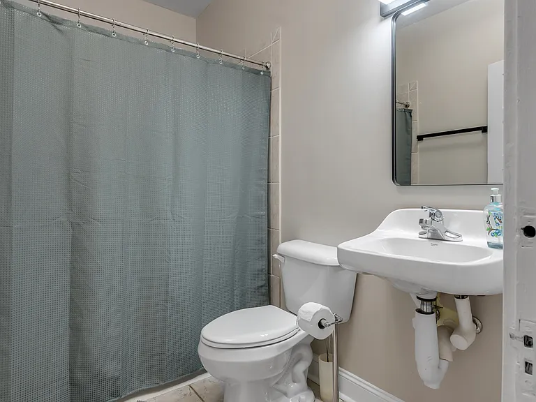 1616 Versailles Rd — Photo 9