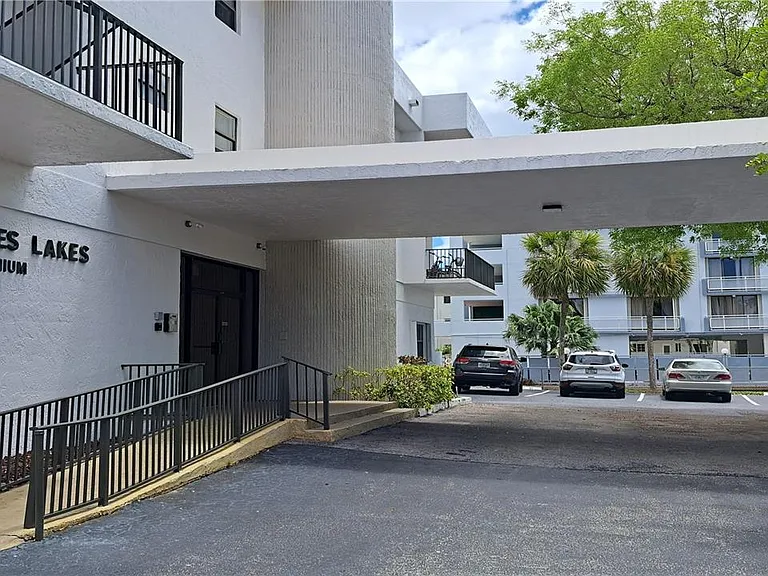1900 Diana Dr #3E — Photo 23
