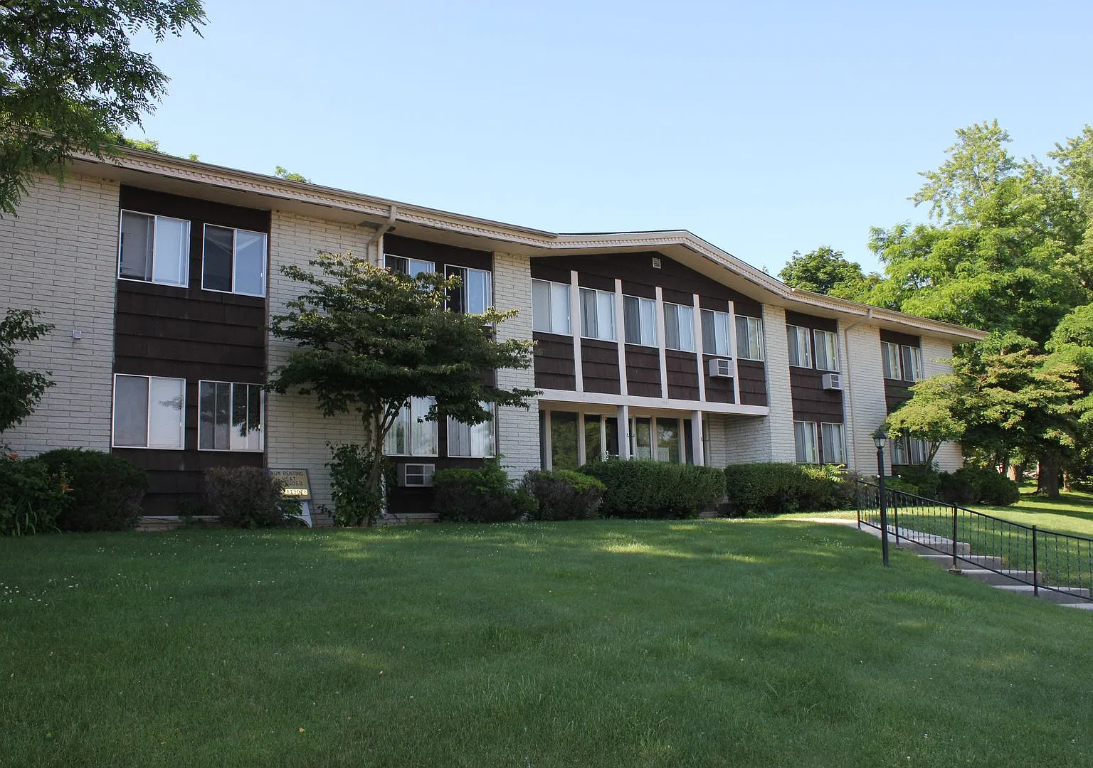703coll — Photo 1