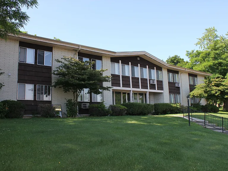 703coll — Photo 1