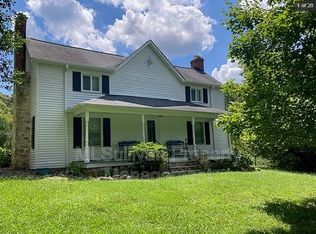 8 Running Deer Trl, Chapel Hill, NC 27517