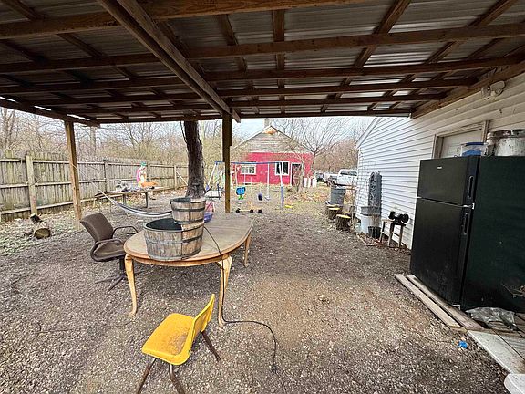 4th image of 24585 Fillmore Rd