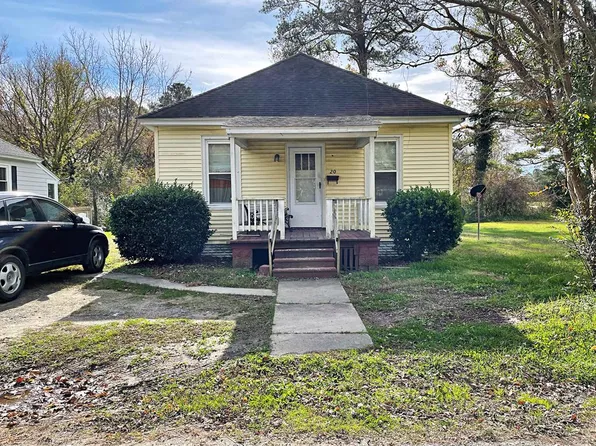 20 Johnson St, Onancock, VA 23417