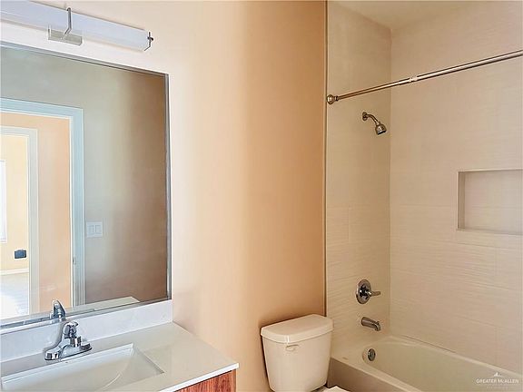 5th image of 2900 W Kenwood St #3