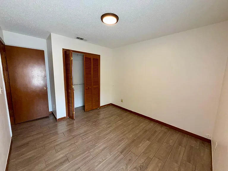 118 N Aberdeen Cir — Photo 5