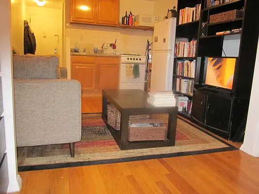 Rented by Empire One Realty | media 7