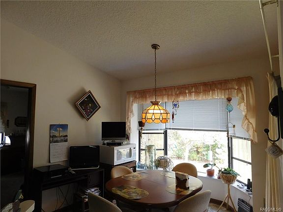 5th image of 7 Bonnie Ct S