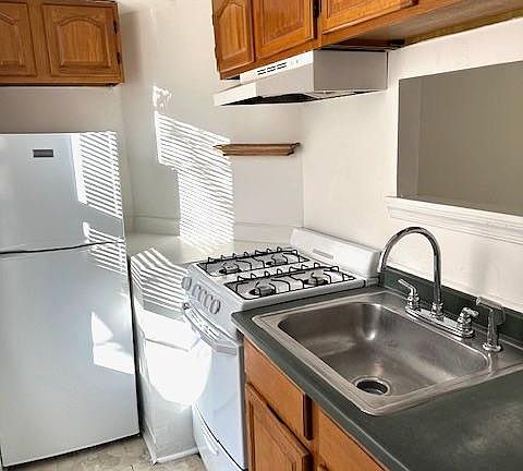 4th image of 528 N 19th St Floor 2