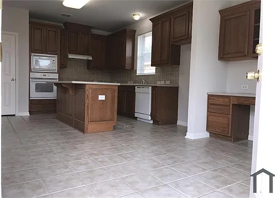 10410 Panks Ct — Photo 12