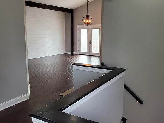5th image of 2054 Waverly Pl Floor 2