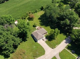 2 Tara Ln, Faucett, MO 64448