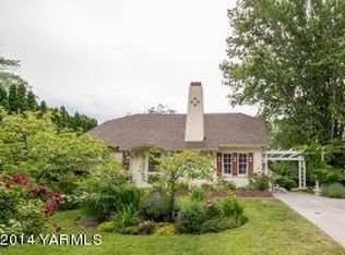 208 S 28th Ave, Yakima, WA 98902