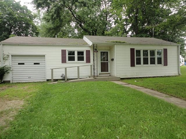 1st image of 703 W 2nd St