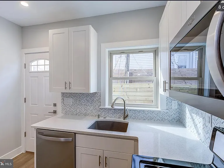 2222 E Albert St — Photo 7