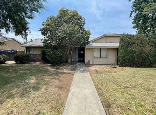 1243 N Laspina St, Tulare, CA 93274