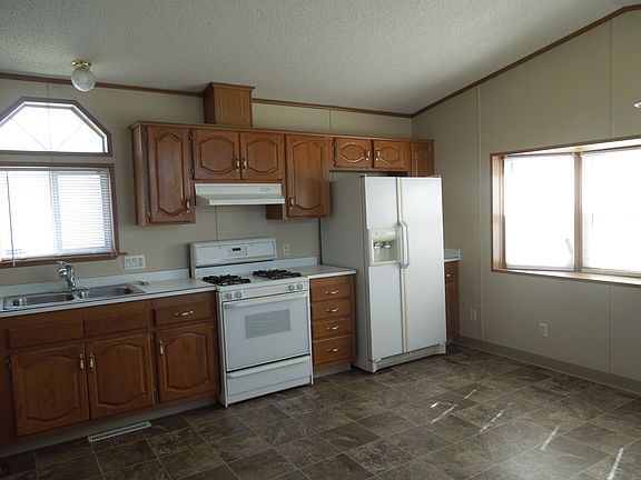 5th image of 181 S Hawthorn Dr