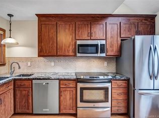 97 W Main St APT 79, Niantic, CT 06357