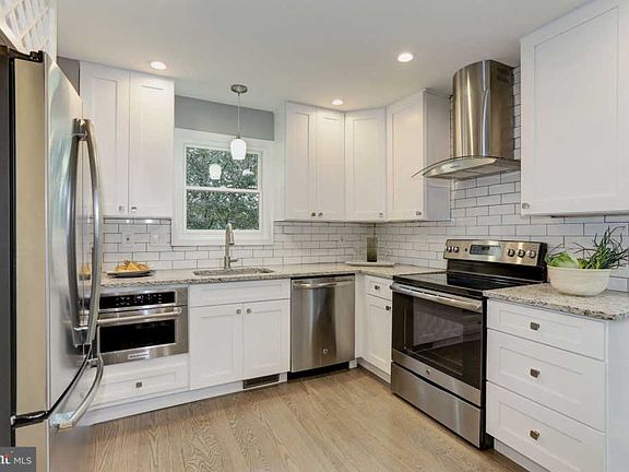 4th image of 1861 N Adams St