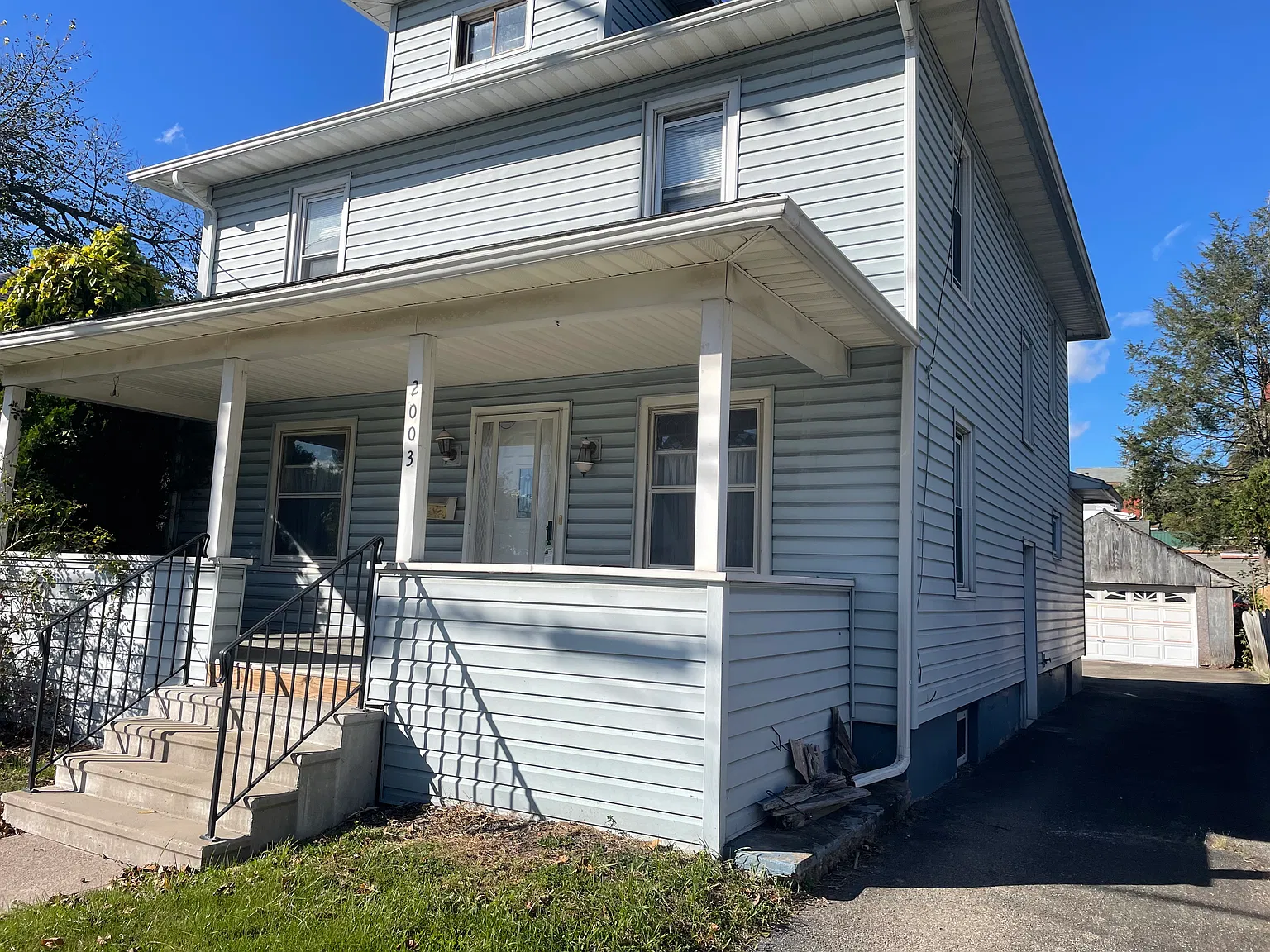 4 bed, 1700 sqft, $2,050 — Photo 1