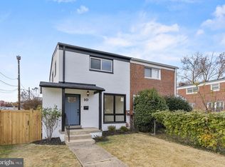 10 E Taylor Run Pkwy, Alexandria, VA 22314