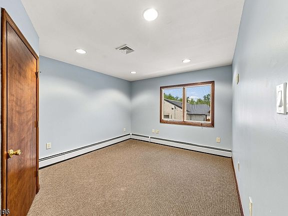 5th image of 32 Commerce Dr #2