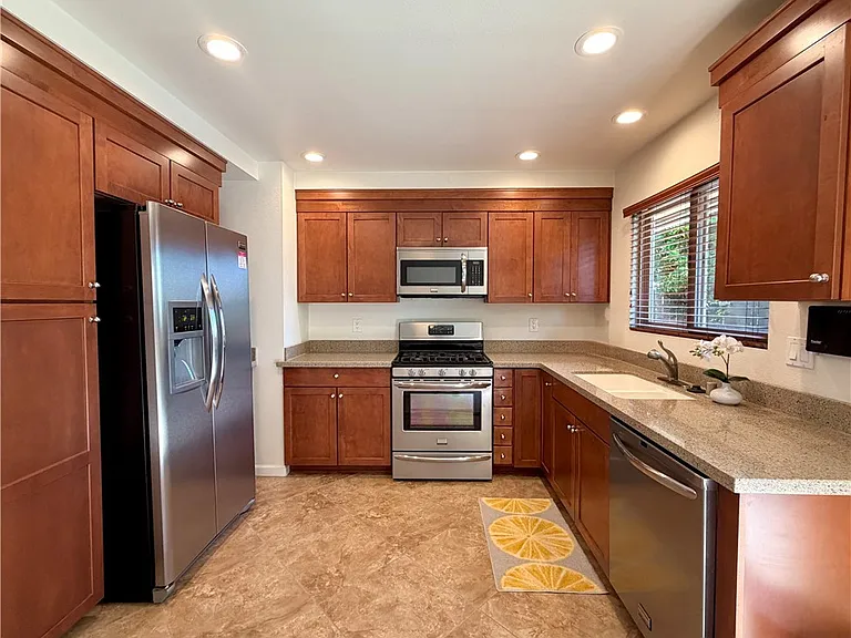 1365 Lafayette Rd #C — Photo 5