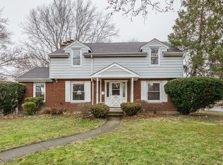436 McKinley Ave, Libertyville, IL 60048