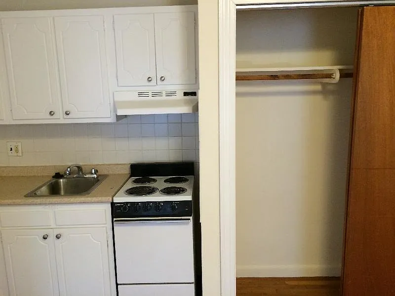 1 bed, 9999 sqft, $2,100 — Photo 3