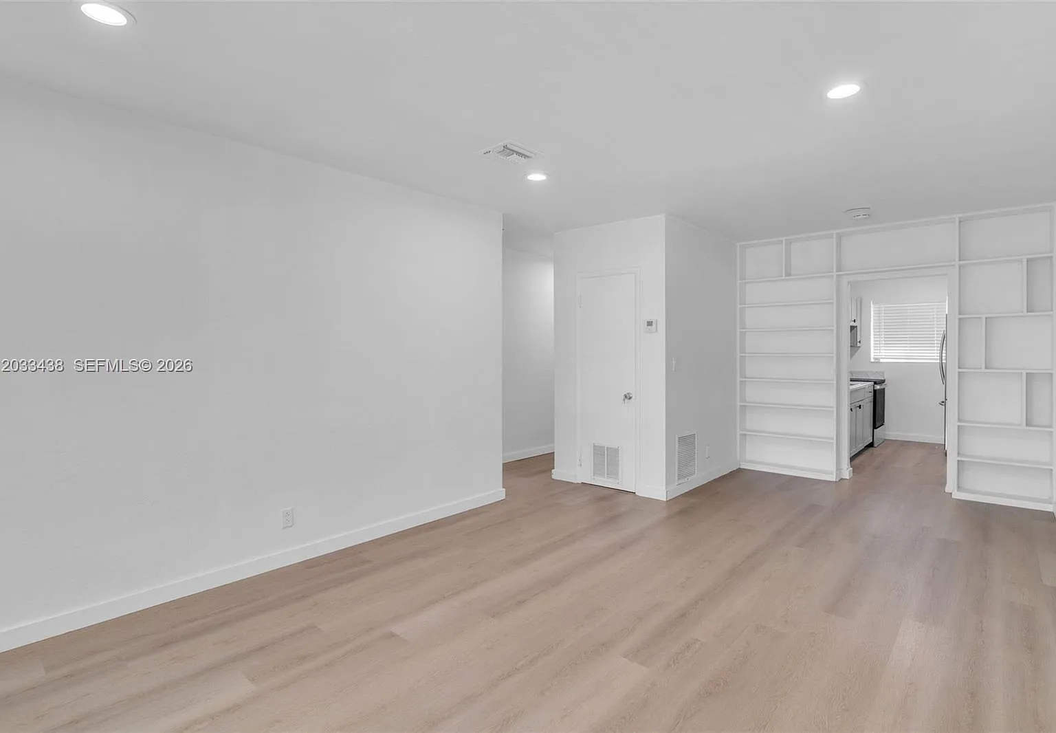 3 bed, 1065 sqft, $3,000 — Photo 1