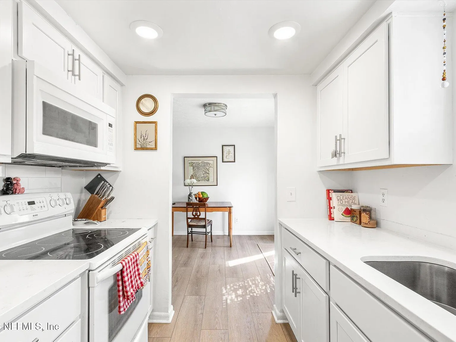 2 bed, 1100 sqft, $2,600 — Photo 4