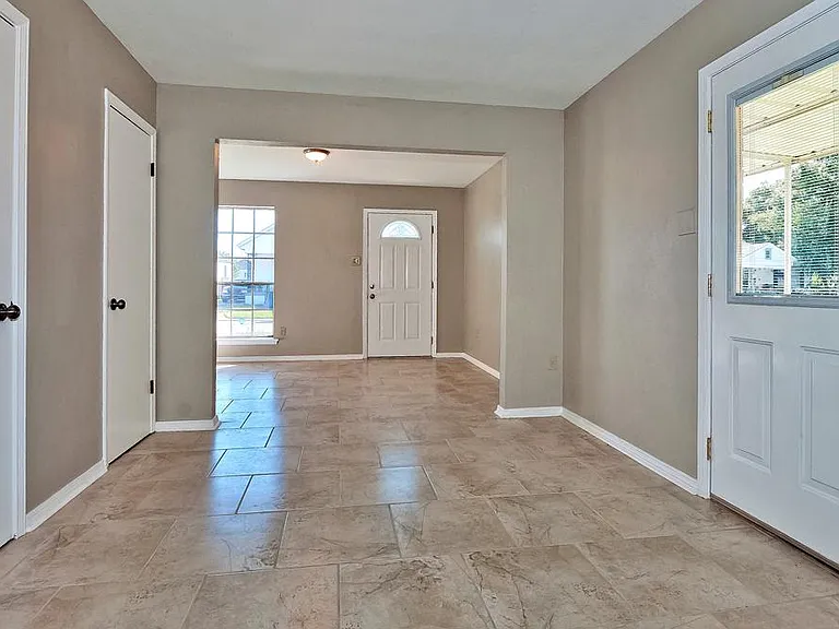 3707 Derbigny St — Photo 3