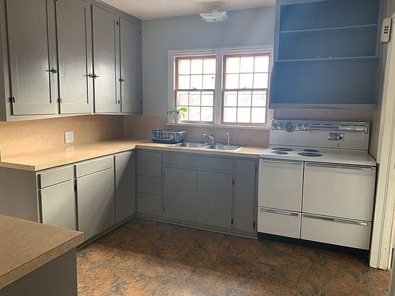 5th image of 905 N Arthur Ave