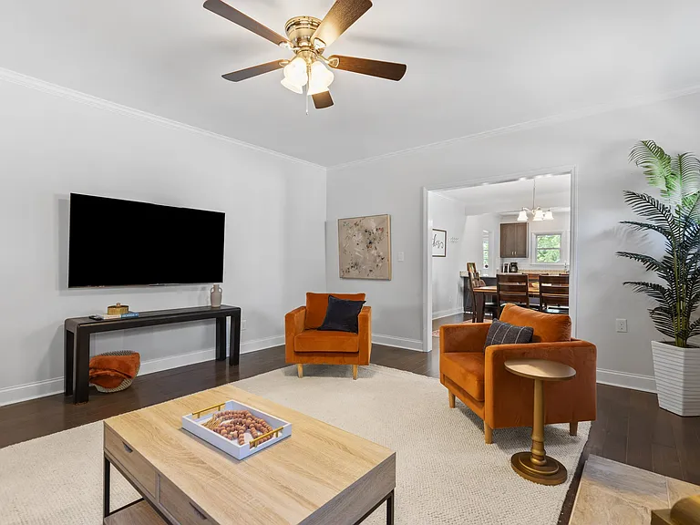 609 N Hyde Park Ave — Photo 7