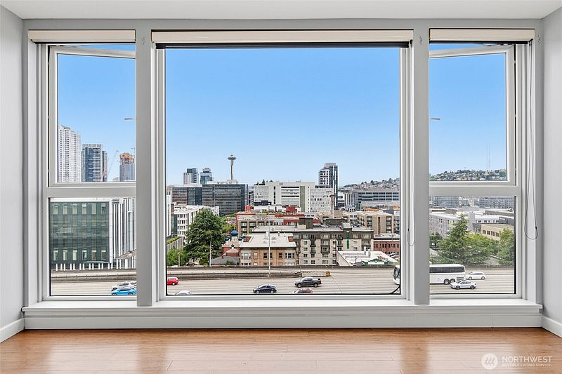 5th image of 400 Melrose Avenue E #204