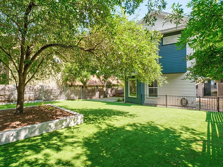307 W Annie St — Photo 29