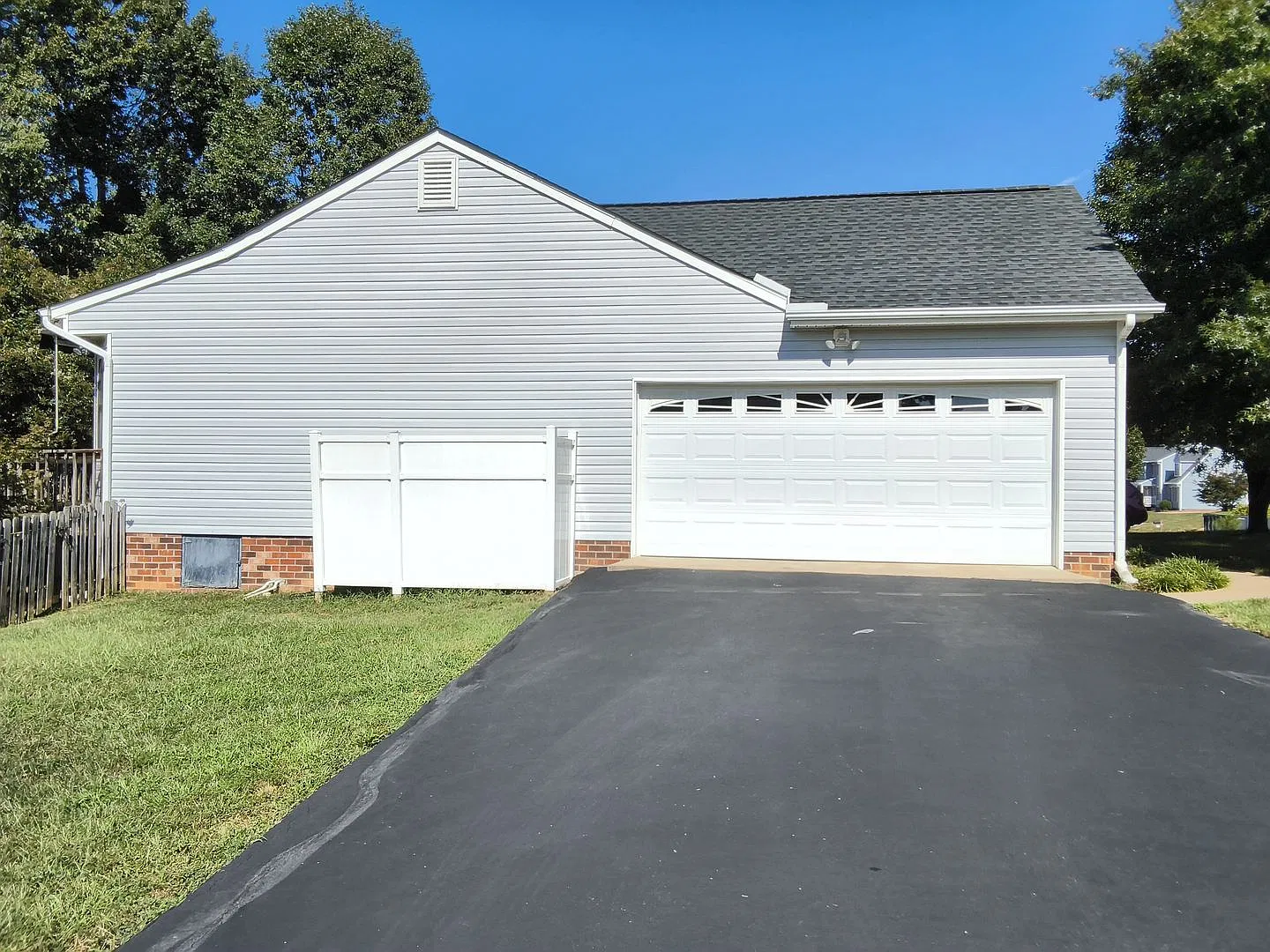 Great corner lot ranch in Ashbrook Subdivision — Photo 2