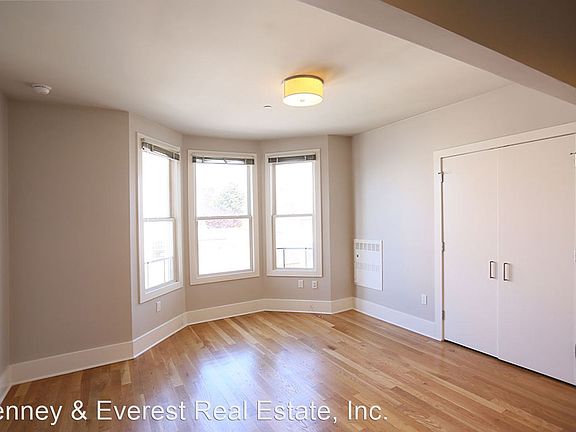 5th image of 493 Haight St #302