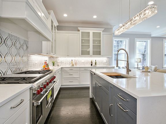 4th image of 2113 Glen Oak Dr