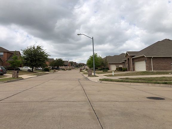 4th image of 946 Mimosa Ct