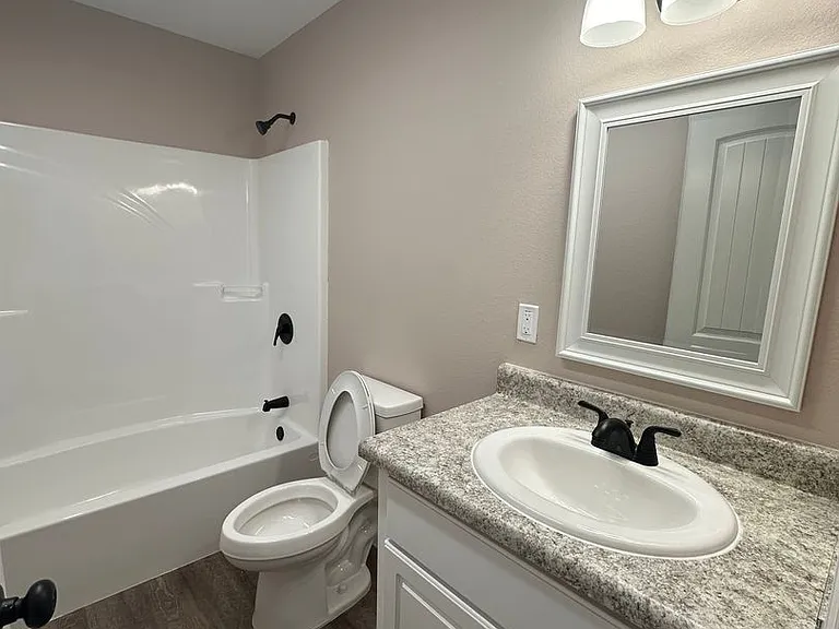 1228 Orange St — Photo 9