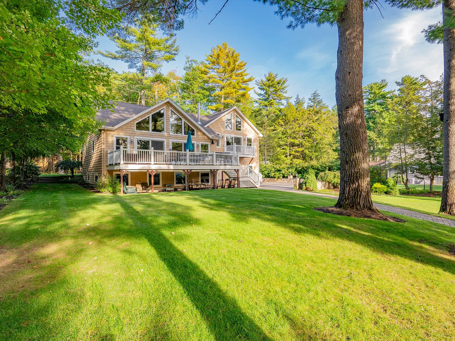 4 bed, 2.5 bath, $2,900 — Photo 2