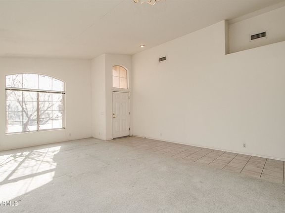 3rd image of 818 N Gregory Pl