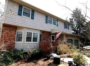 2151 Sycamore Ave, Ronkonkoma, NY 11779