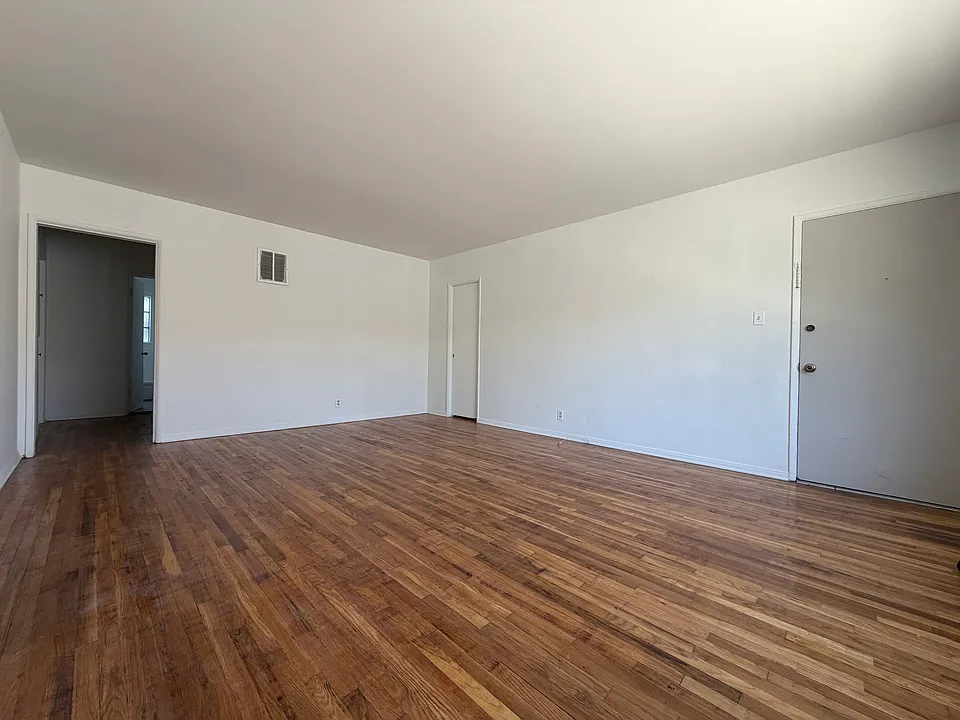 317 W Valencia Ave #B
