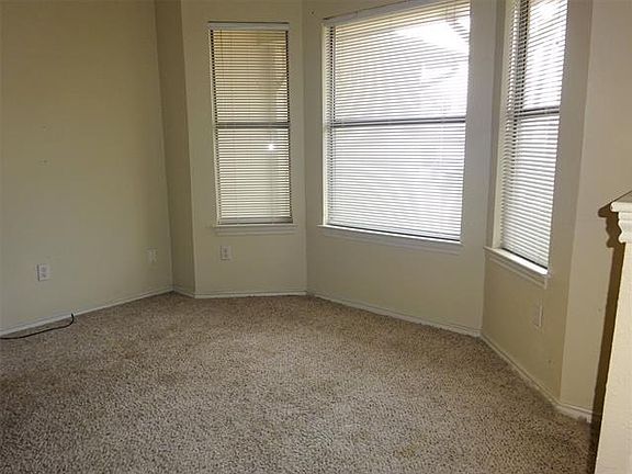 4th image of 4117 Chipwood Ct