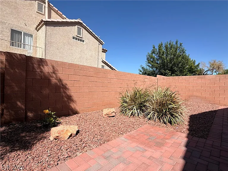 212 Horizon Peak Dr — Photo 31