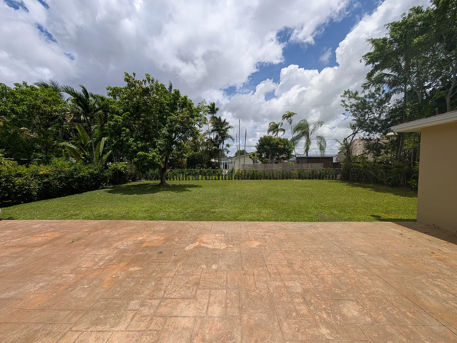 4 bed, 1700 sqft, $4,400 — Photo 2