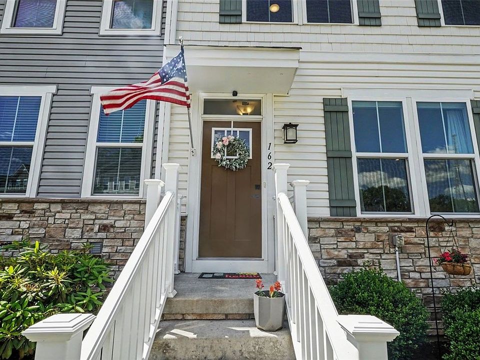 1st image of 162 Moyer Hill Dr