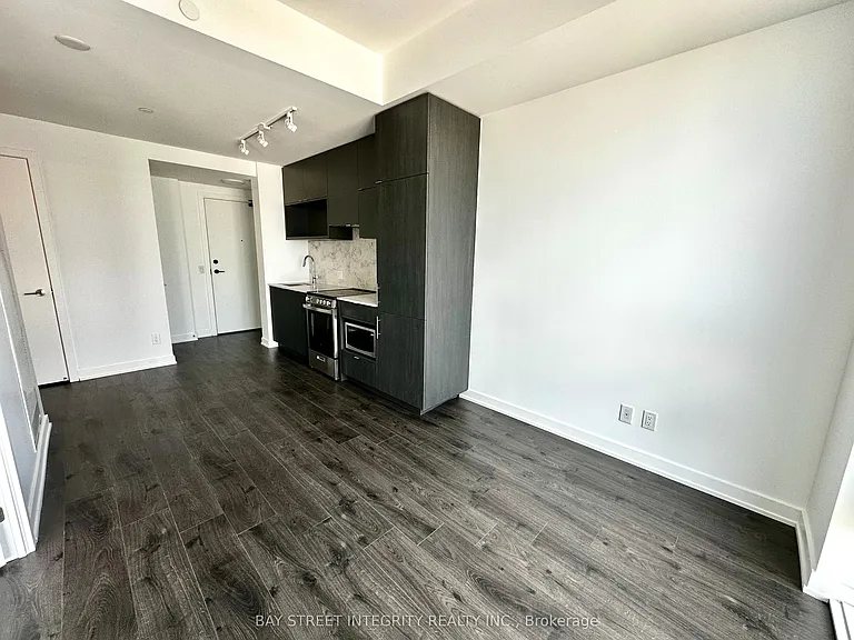 100 Queen St E #2902 — Photo 7