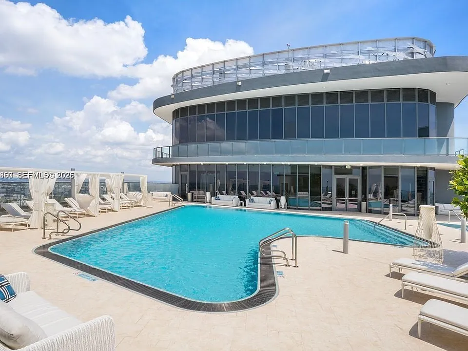 1000 Brickell Plz #3308